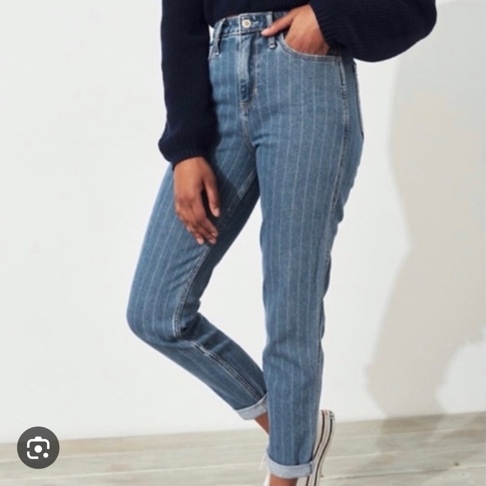 Hollister Vintage Stretch Ultra High-Rise Striped Mom Jean 1R